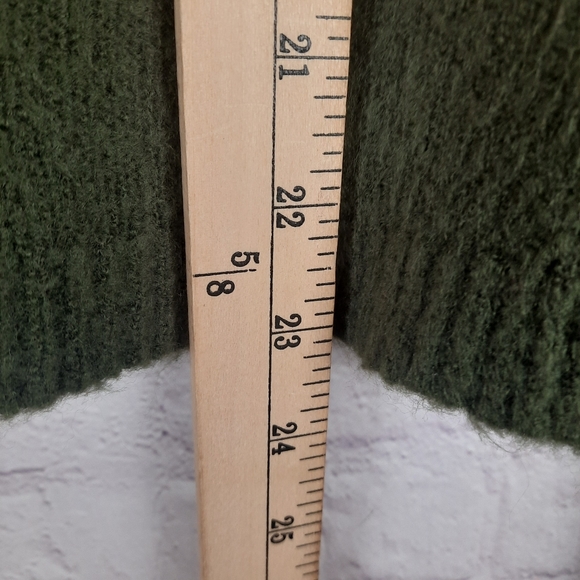 Hem & Thread Color-Block Soft Knit Sweater - Picture 12 of 12